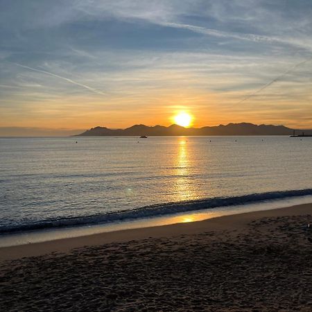 Cannes, Croisette, Palais Miramar Экстерьер фото